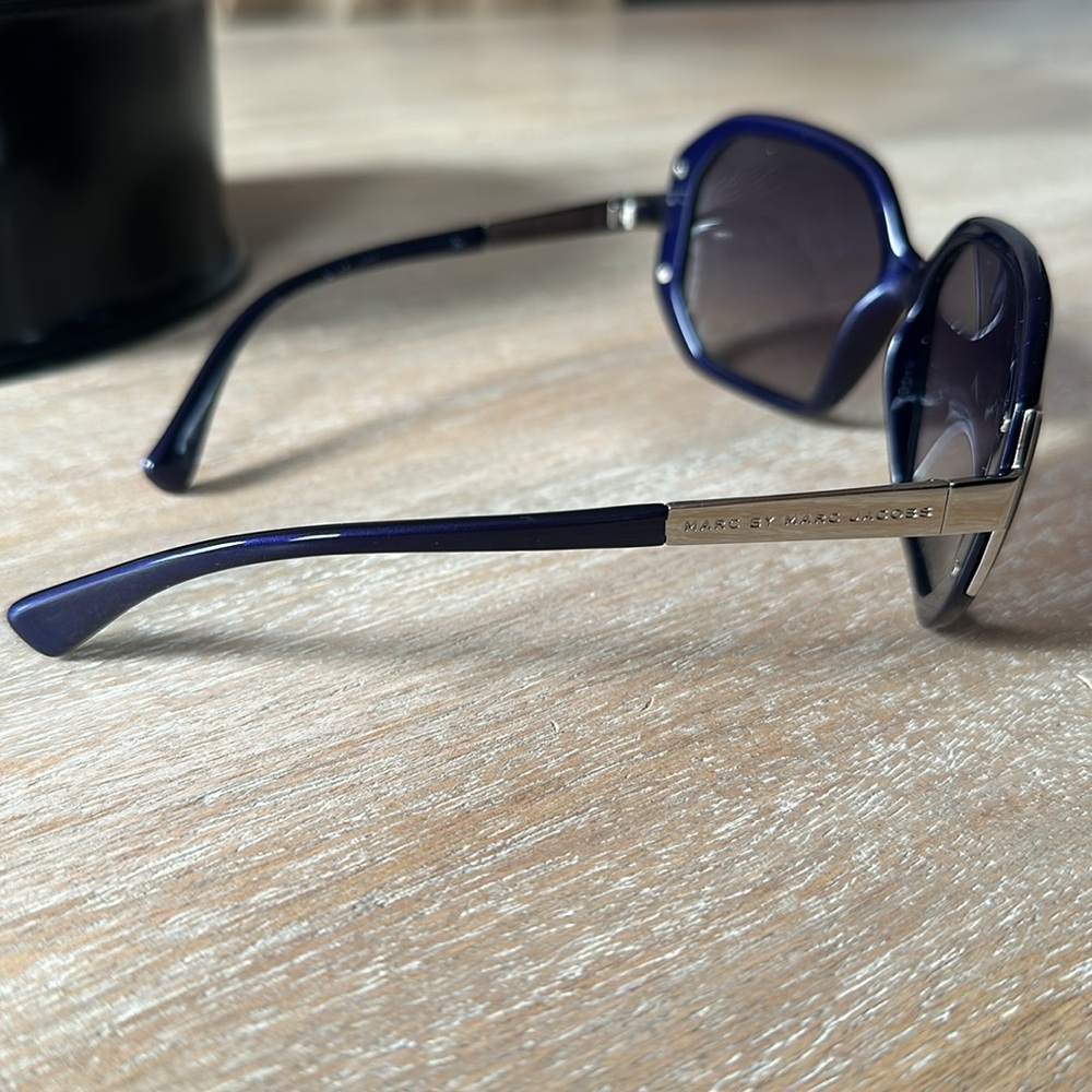 Marc By Marc Jacobs Purple Angular Sunglasses & C… - image 4